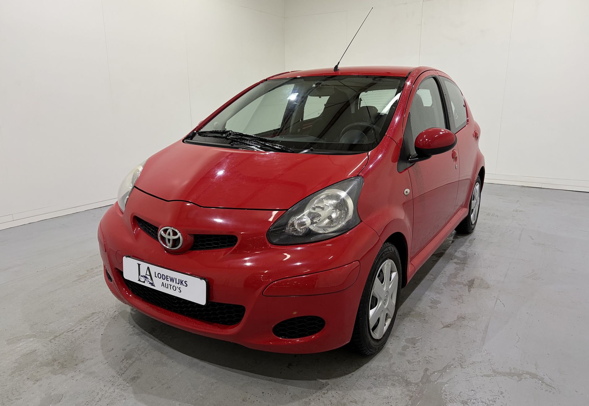 Toyota Aygo 1.0-12V Aspiration Red