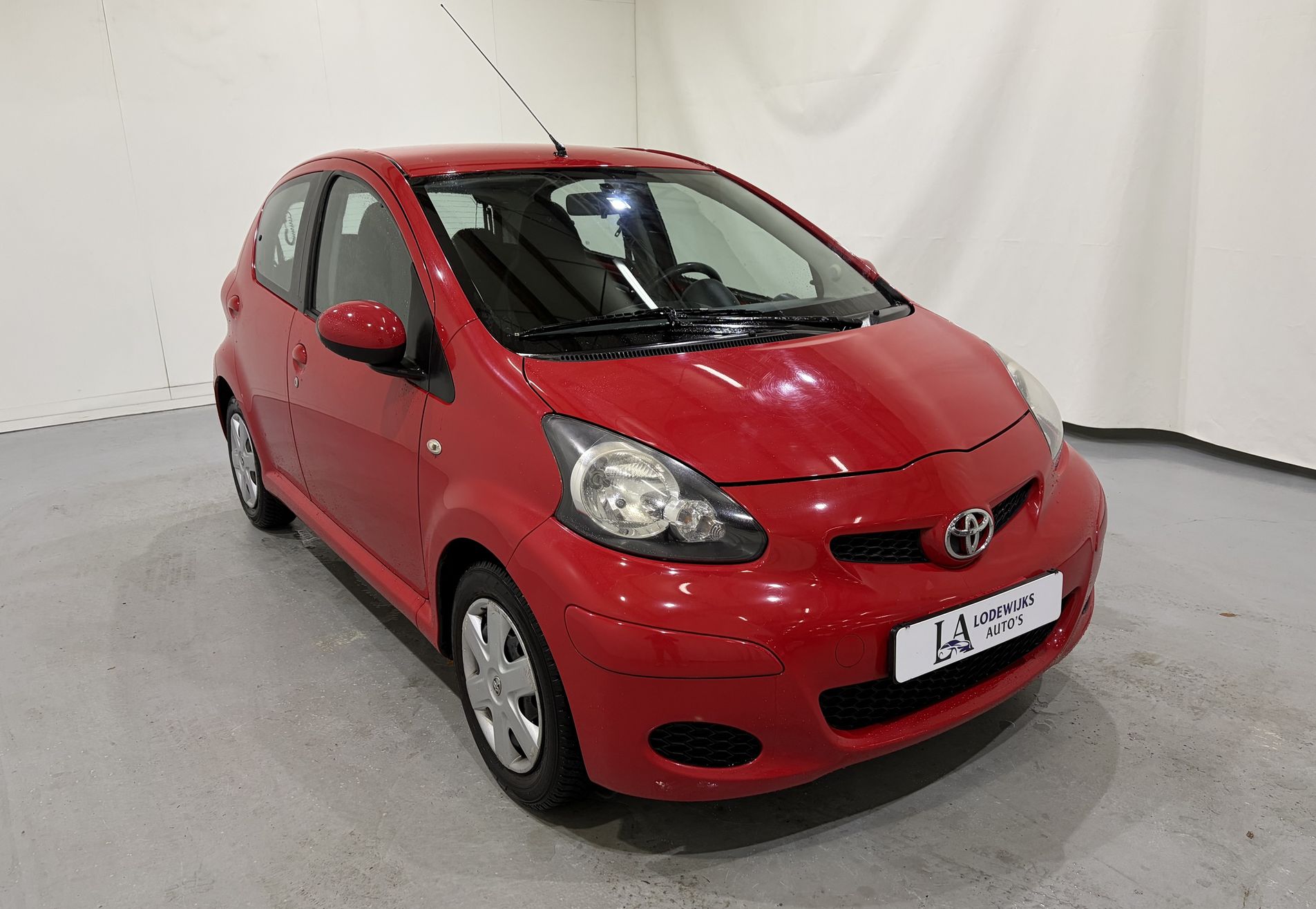 Toyota Aygo 1.0-12V Aspiration Red