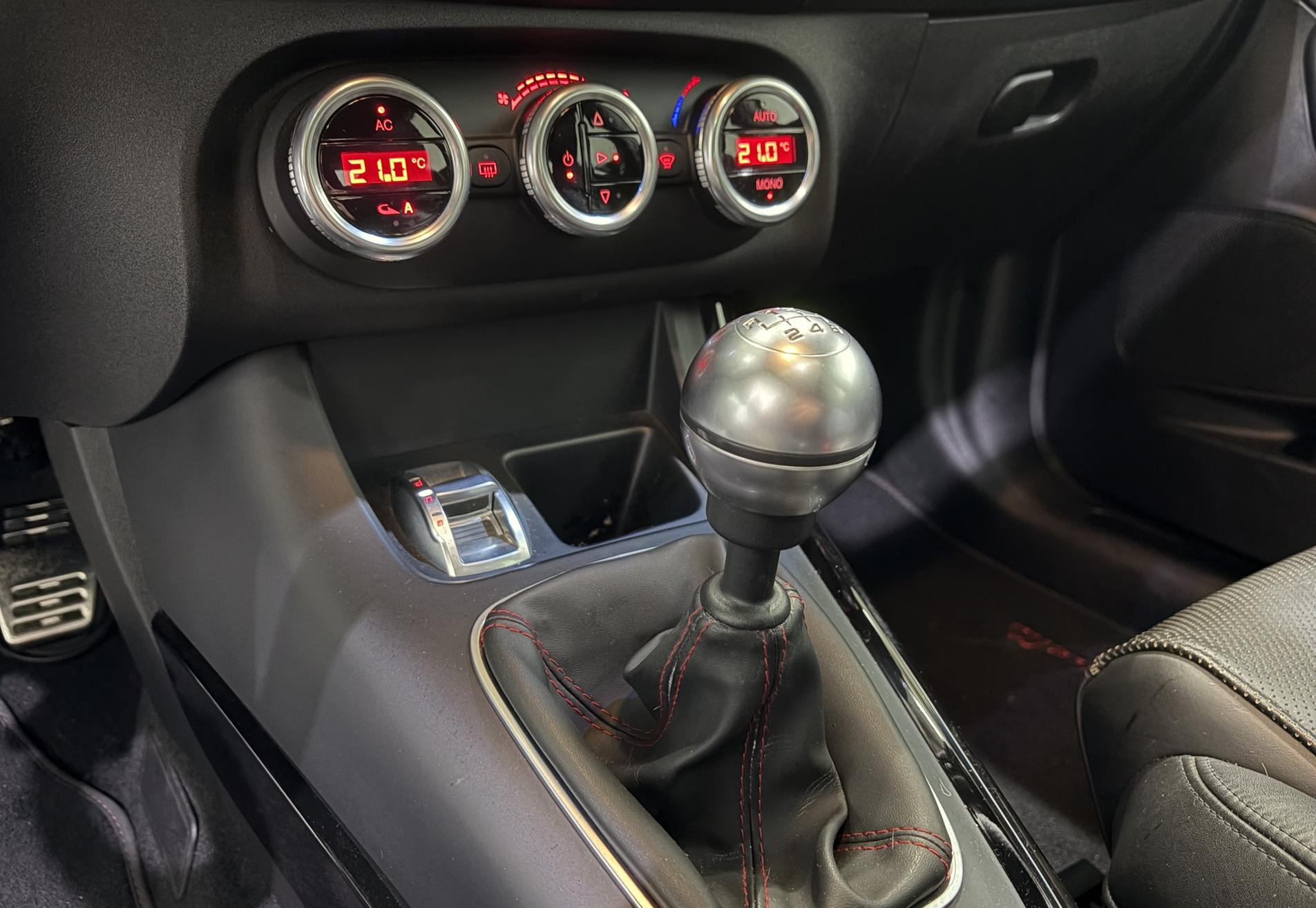 Alfa Romeo Giulietta 1.4 T Distinctive/Panoramadak