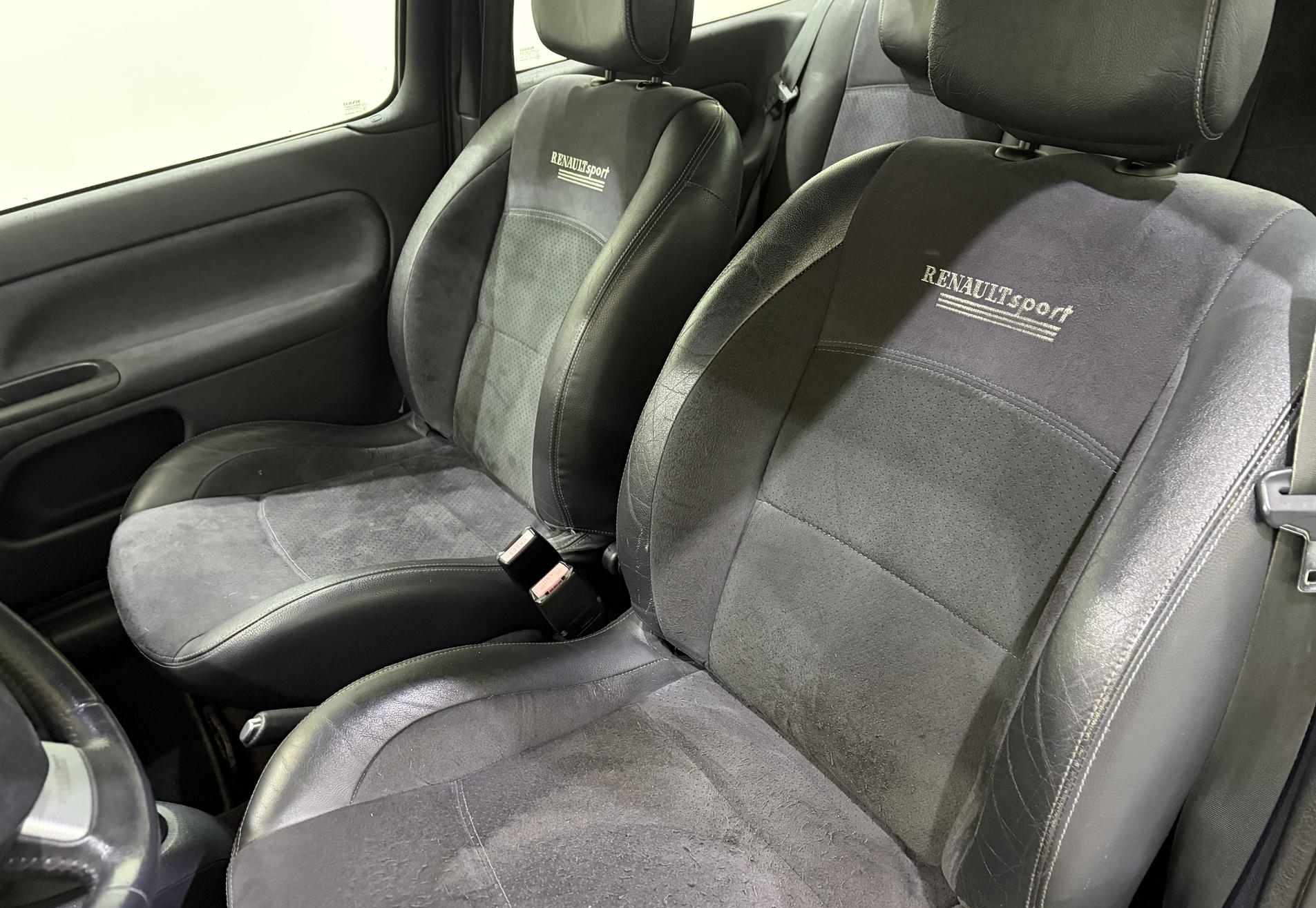 Renault Clio RS 2.0-16V Sport