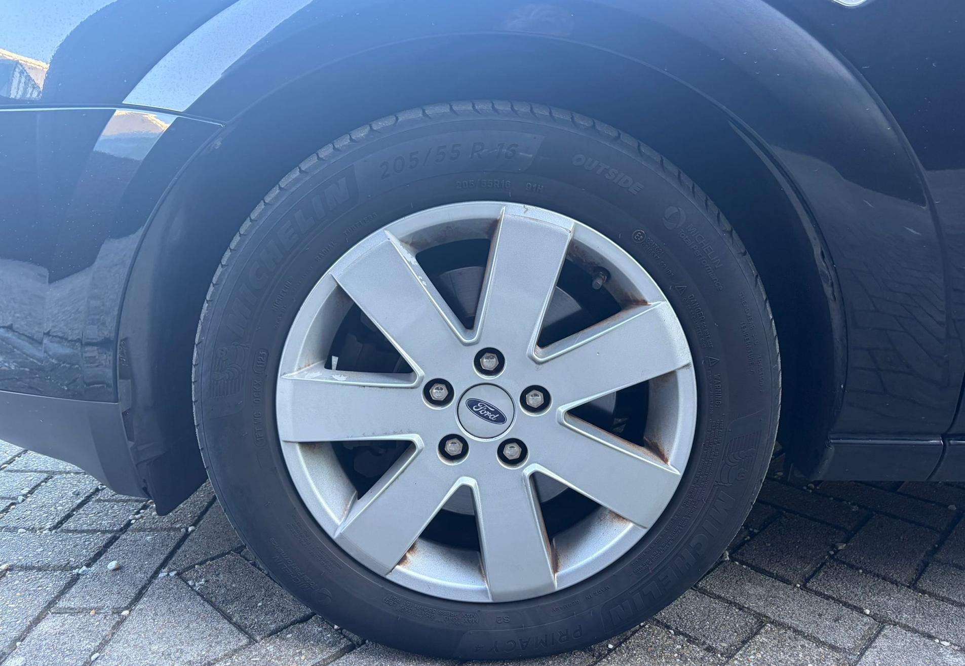 Ford Mondeo 2.0-16V Futura