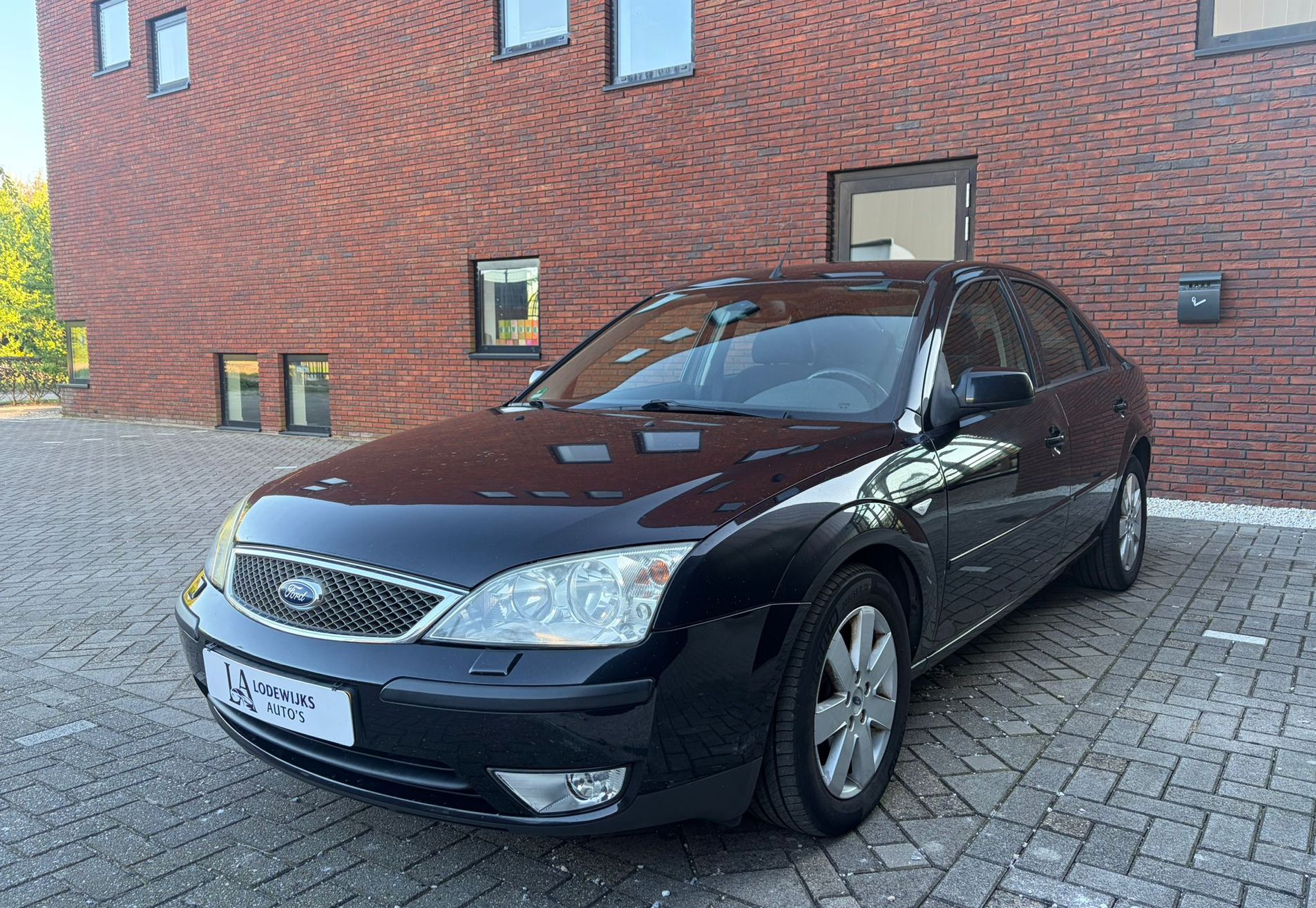 Ford Mondeo 2.0-16V Futura