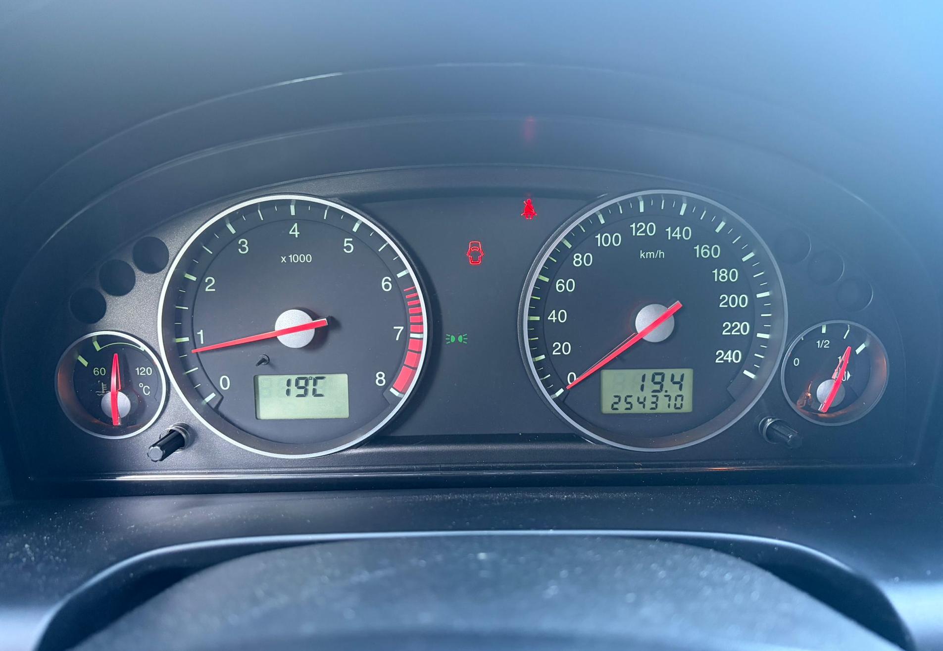 Ford Mondeo 2.0-16V Futura
