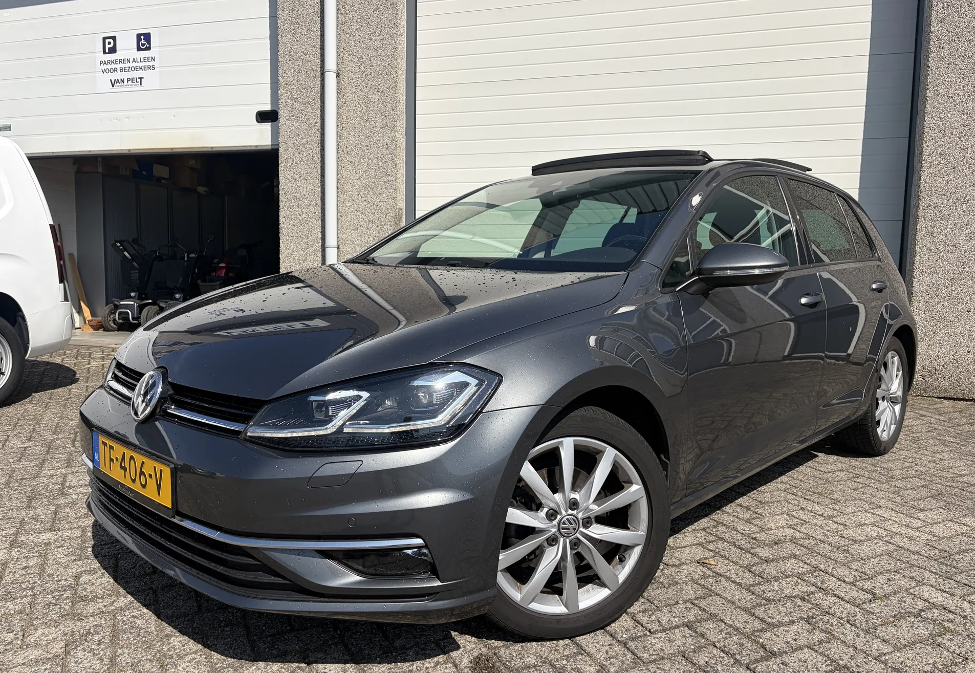 Volkswagen Golf 1.5 TSI Highline Business R